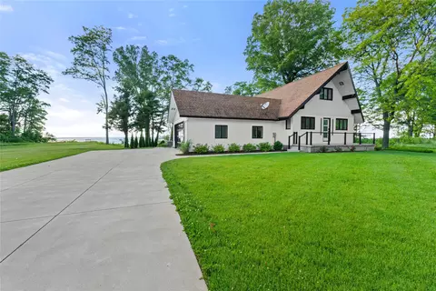 7466 N Shore Dr, Erie, PA 16511