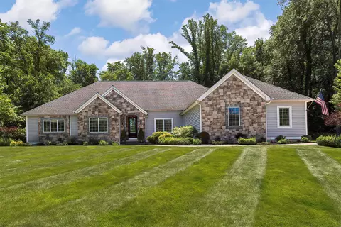 3588 Swan Lake Ln, Erie, PA 16506
