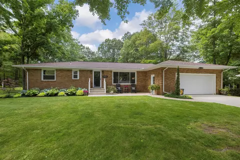 946 Boyer Rd, Erie, PA 16511