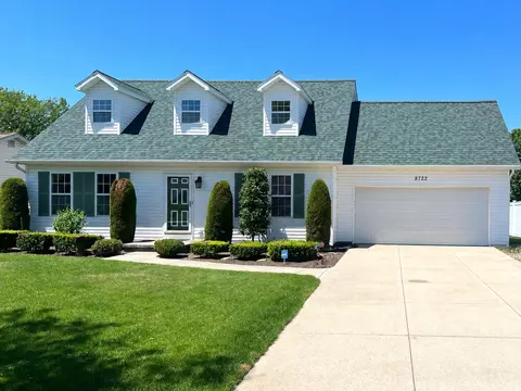 8722 Valley View Cir, Erie, PA 16509