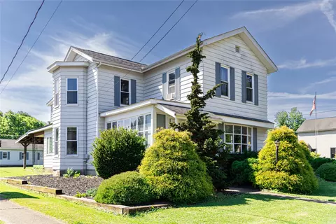 421 S Main St, Cambridge Springs, PA 16403