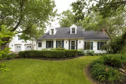 4427 Neptune Dr, Erie, PA 16506