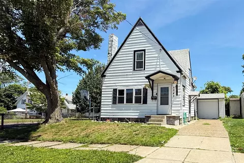 2045 Market St, Erie, PA 16510
