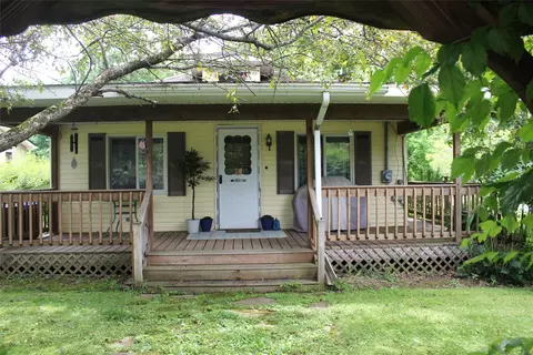 10260 Old State Rd, Conneaut Lake, PA 16316