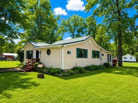 36041 Carter Ave, Canadohta Lake, PA 16438