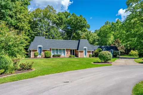 3707 Guilford Dr, Erie, PA 16506