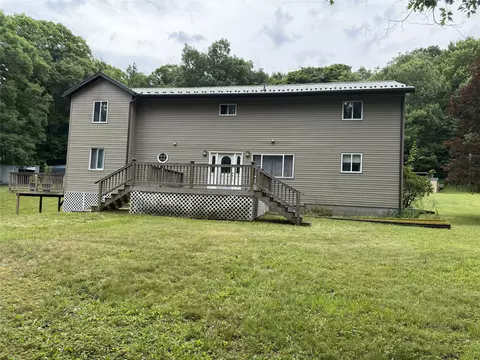 884 Valley Rd, Polk, PA 16342