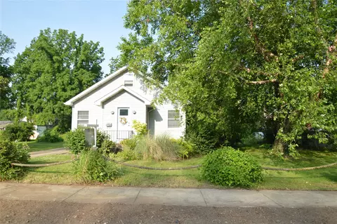 230 Beachgrove Dr, Erie, PA 16505