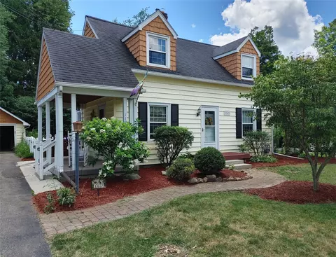 17673 Peninsula Dr, Meadville, PA 16335