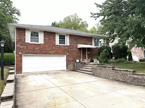651 Mineo Dr, Erie, PA 16509