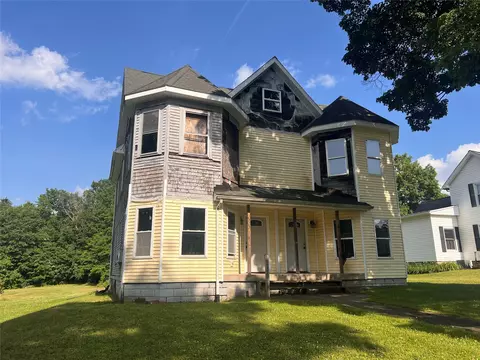 223-225 Thomas St, Cambridge Springs, PA 16403