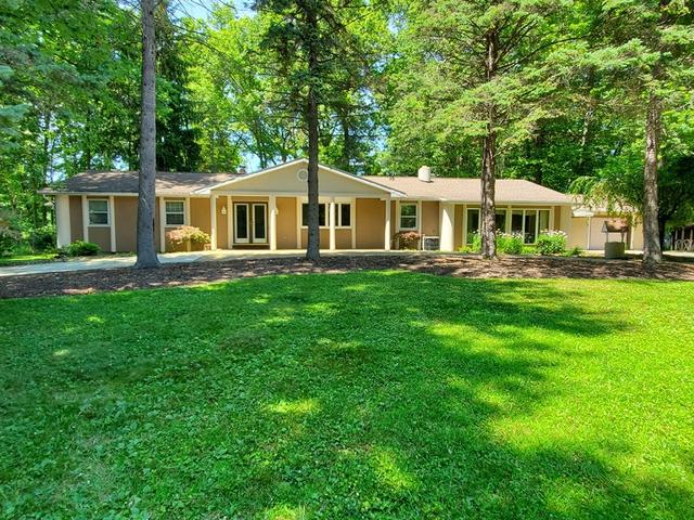 5426 Lake Shore Dr, Erie, PA 16505