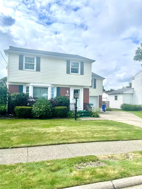 335 E 36th St, Erie, PA 16504