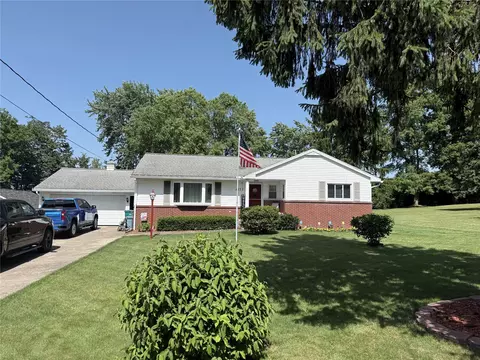 4153 Freeman Rd, Erie, PA 16510