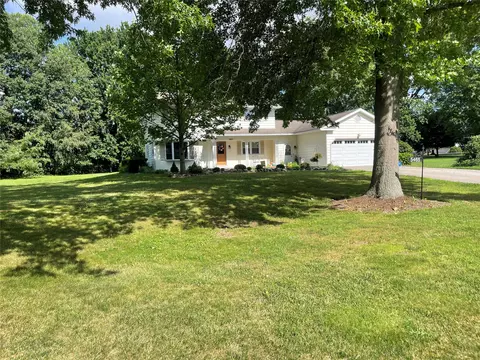 5465 Somerset Dr, Fairview, PA 16415