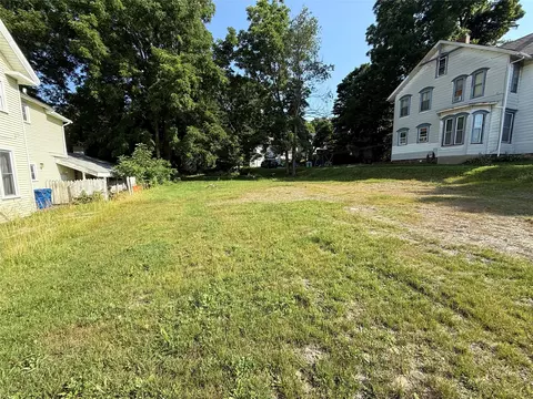 213 Spring St, Meadville, PA 16335