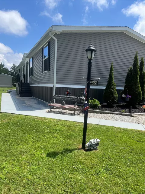 8193 Briercrest Dr, Erie, PA 16509