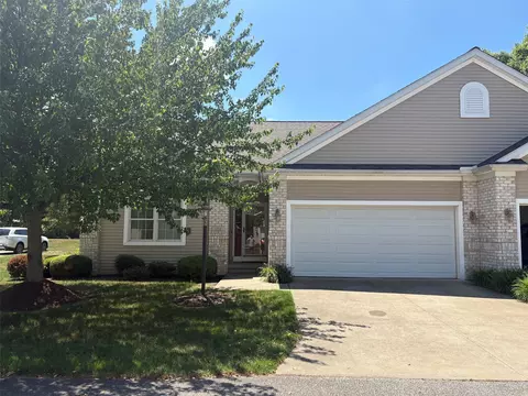 1352 Hemingway Dr, Erie, PA 16505