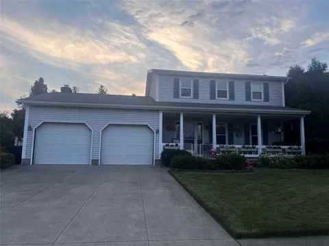 4926 King Arthur Dr, Erie, PA 16506