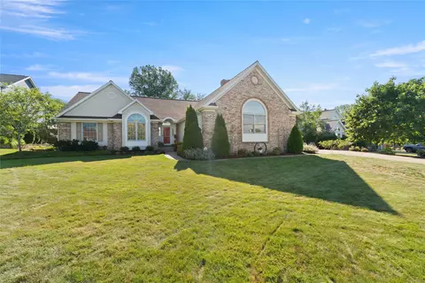 5178 Westbury Farms Dr, Erie, PA 16506