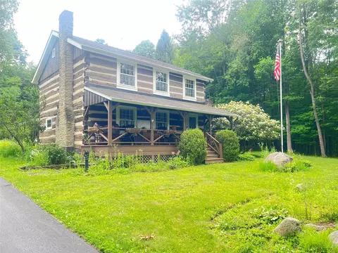 20731 Ryan Rd, Meadville, PA 16335