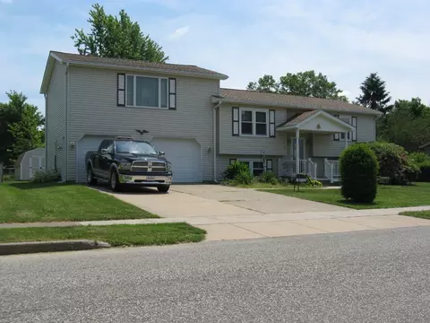 79 Hutchinson Dr, North East, PA 16428