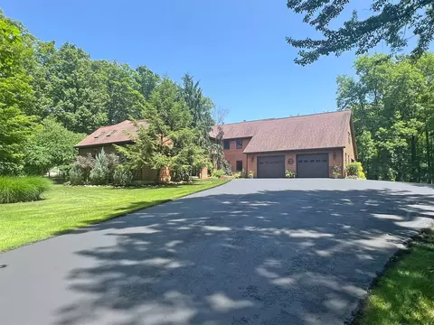 6901 Franklin Rd, Girard, PA 16417