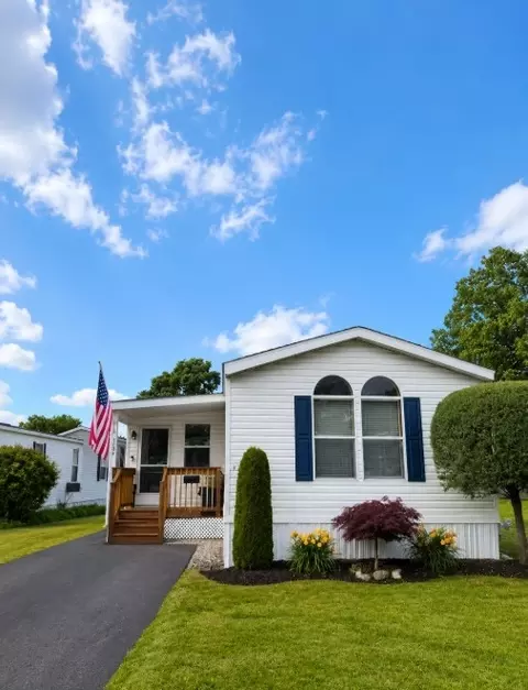 2713 W Park Ln, Erie, PA 16506