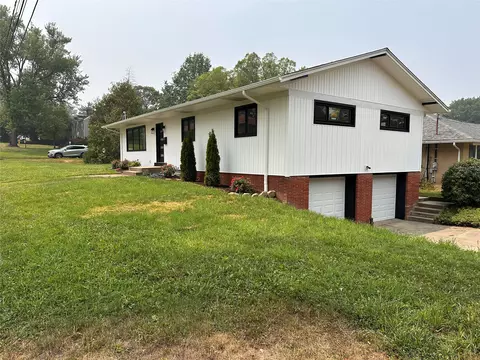 606 Hilltop Rd, Erie, PA 16509