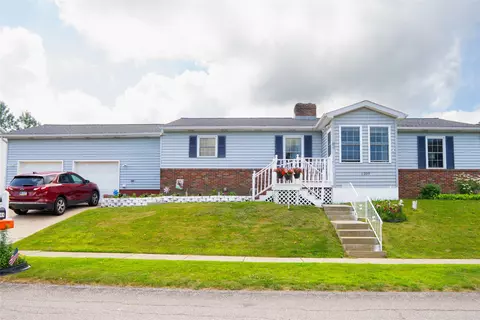 1209 Apple Jack Dr, Erie, PA 16509