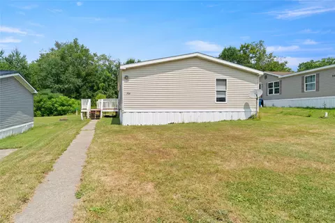 506 Squirrel Dr, Erie, PA 16509