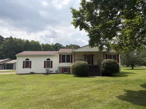 5 Starlight Dr, Oil City, PA 16301