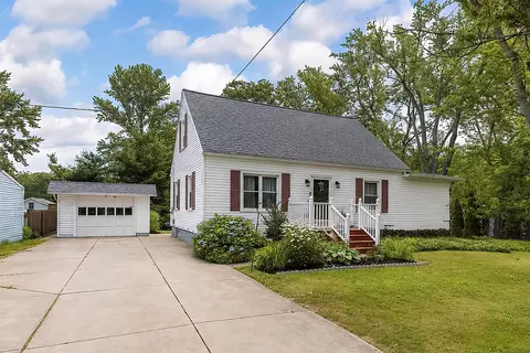 537 Boyer Rd, Erie, PA 16511