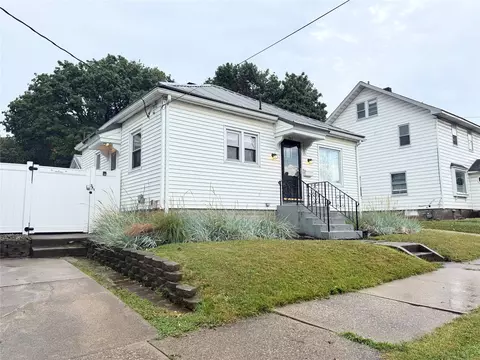 341 W 29th St, Erie, PA 16508