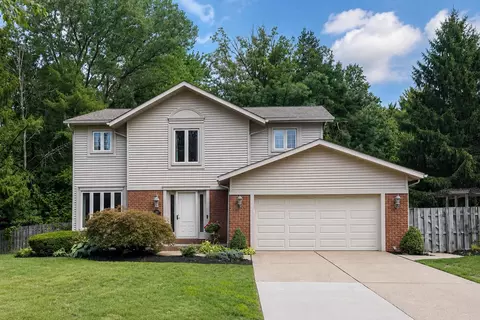 305 Greenhurst Dr, Erie, PA 16509