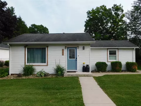155 E 6th St, Waterford, PA 16441