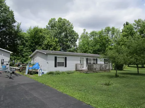 9277 Straw Dr, Linesville, PA 16424