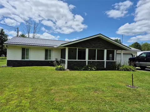 9021 Williamson Rd, Meadville, PA 16335