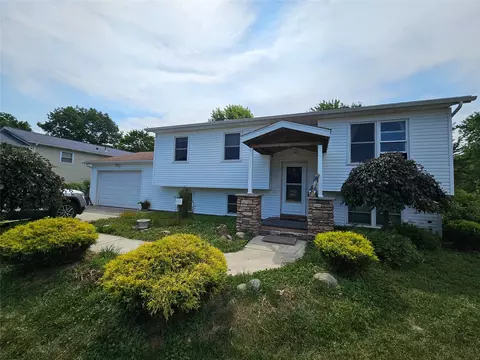5420 Westgate Dr, Girard, PA 16417