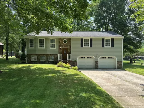 19611 Chad Ln, Meadville, PA 16335