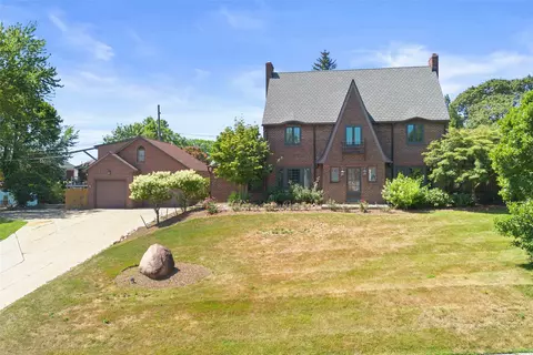 124 W 37th St, Erie, PA 16508