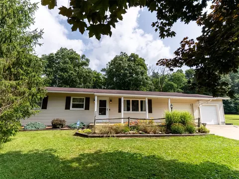 26 Woodbine Dr, Greenville, PA 16125