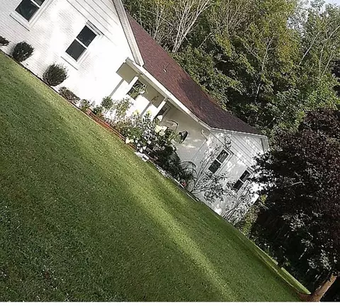 9758 Peach St, Waterford, PA 16441