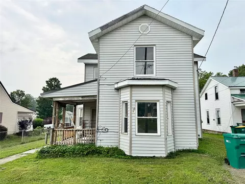 7 Center St, Union City, PA 16438