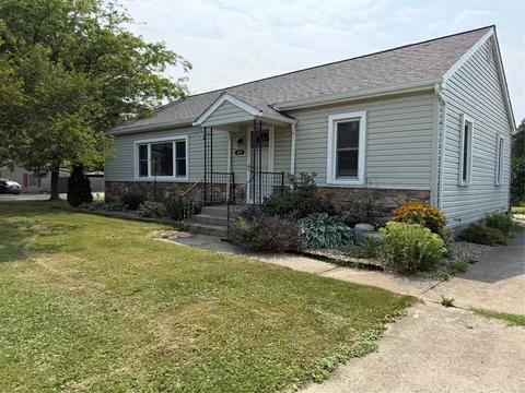 2570 N Mill St, North East, PA 16428