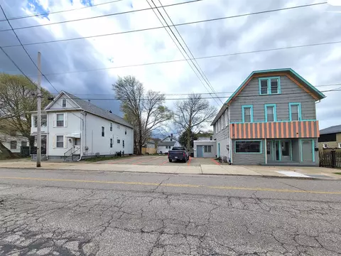 2930 Cherry St, Erie, PA 16508