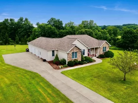 4690 Neyland Rd, Edinboro, PA 16412