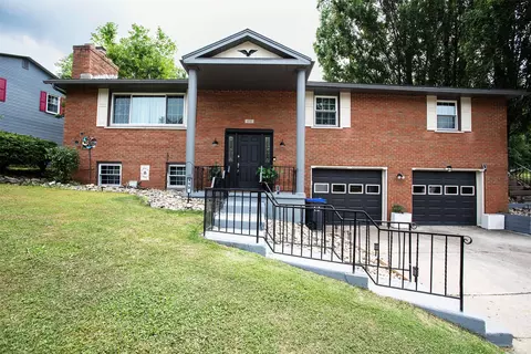 113 E Arlington Rd, Erie, PA 16509