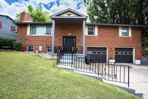 113 E Arlington Rd, Erie, PA 16509