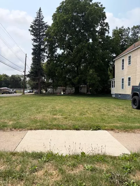 2426 Holland St, Erie, PA 16503
